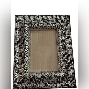 Black Silver textured Photo Frame Tahari 9.5 x 7.5” opening 5.5 x 3.5”